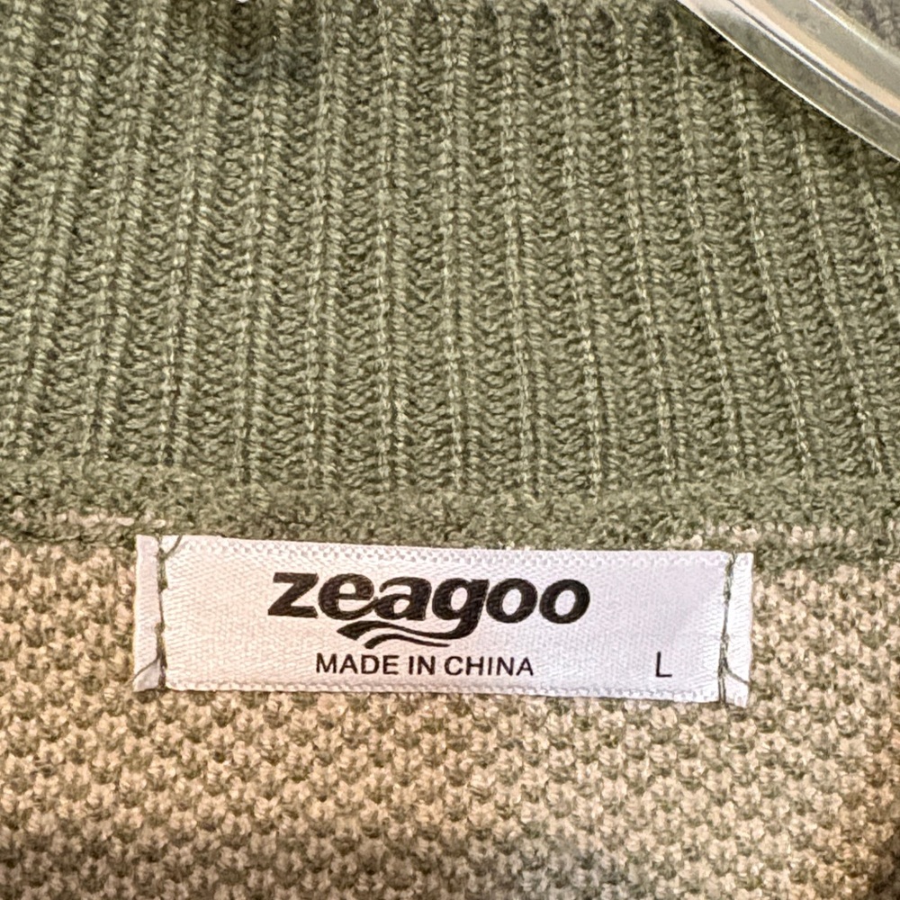 zeagoo Olive Crewneck Sweater with Cream Daisy Motif - Picture 3 of 3